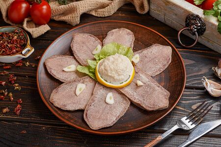 Язык говяжий с хреном