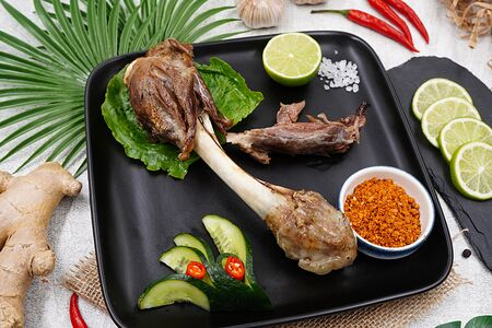 Баранина на кости/烤小羊腿