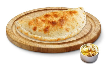 Кальцоне с курицей и сыром