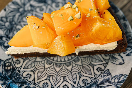 Брауни с хурмой