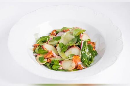 Салат с лисичками