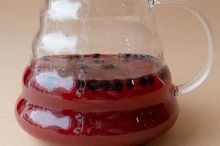 Таёжный чай с лесными ягодами