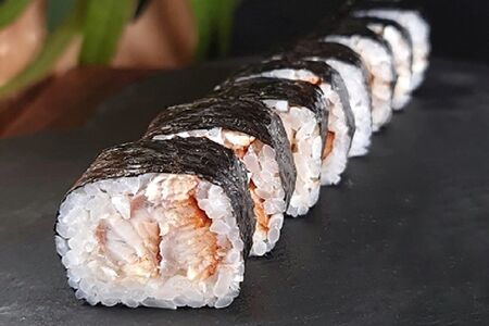 Мини-ролл с угрем