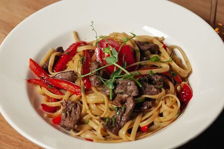 Паста с говядиной и болгарским перцем