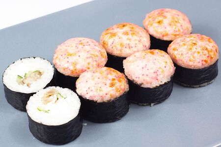 Запеченный ролл с курицей