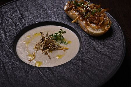 Крем-суп из вешенок с хрустящей чиабаттой