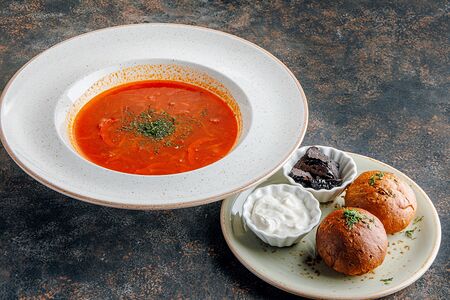 Постный борщ с черносливом