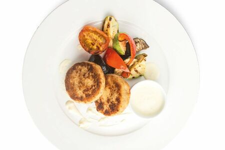 Куриные котлеты с овощами гриль