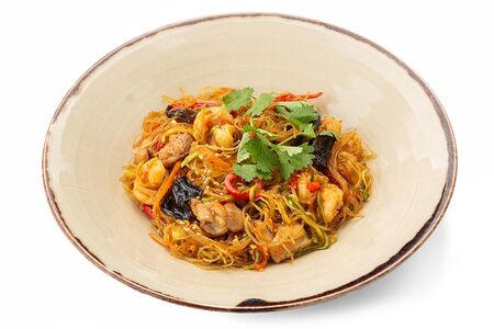 Лапша по-сингапурски с креветками и курицей