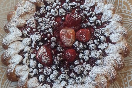 Ягодный пирог со сметаной