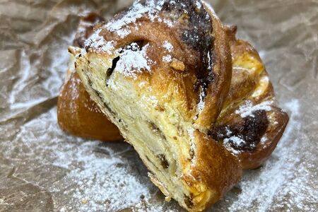 Булочка с халвой