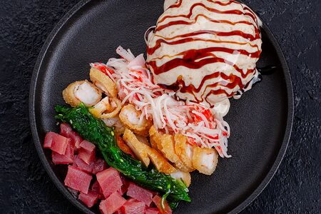 Суши башня с тунцом