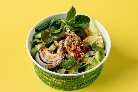 Салат с кальмаром