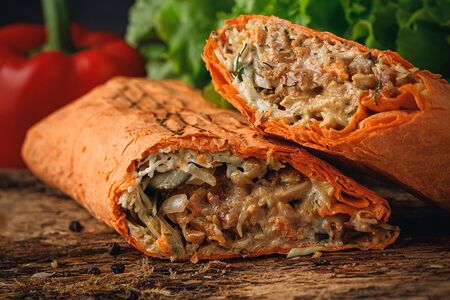 Шаурма из люля-кебаба в сырном лаваше