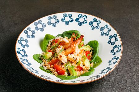 Салат с тигровыми креветками