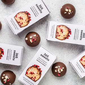 Конфеты Кешью и малина в шоколаде