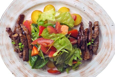 Салат с острой говядиной