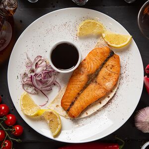 Стейк из семги на мангале