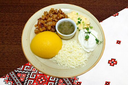 Токана со шкварками