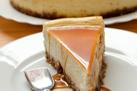 Чизкейк с карамелью