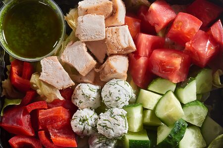 Салат Итальянский с творожными шариками