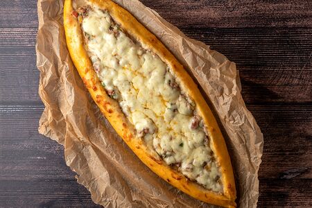 Пиде с фаршем и сыром