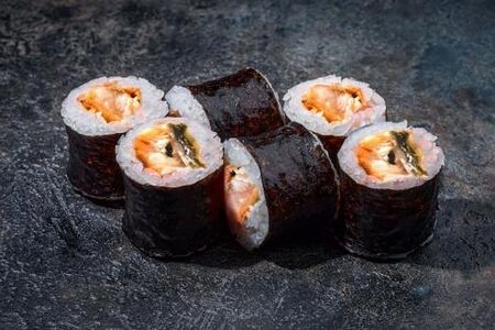 Классический ролл с угрем