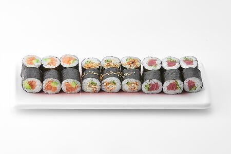 Маки-угорь с огурцом