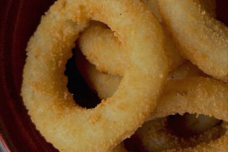 Луковые кольца в панировке