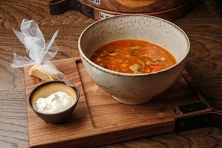 Солянка мясная с грибами