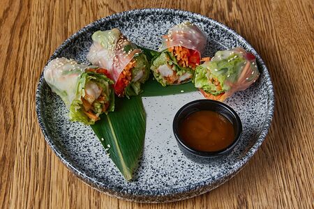 Спринг-роллы с креветками