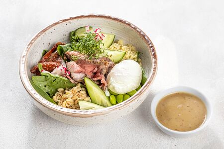 Боул с ростбифом