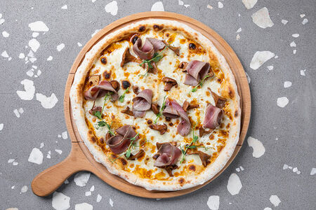 Охотничья с утиной грудкой и вешенками