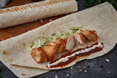 Шашлык из курицы в лаваше