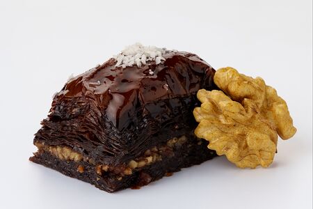 Пахлава шоколадная с грецкими орехами