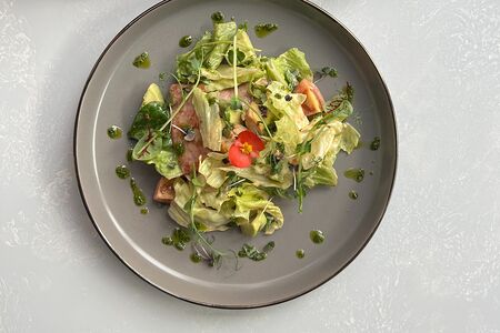 Салат с индейкой и беконом