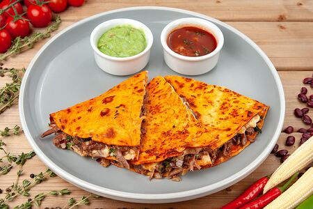 Кесадилья с говядиной