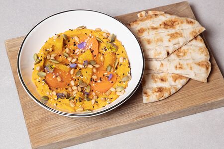 Морковный хумус с апельсином