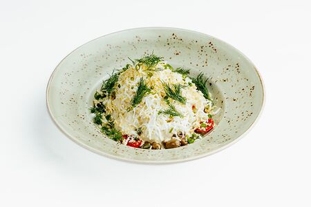 Салат с форелью и картофелем