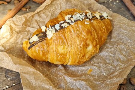 Круассан шоколадный