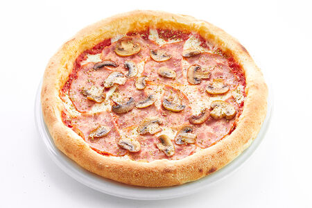 Пицца с ветчиной и грибами