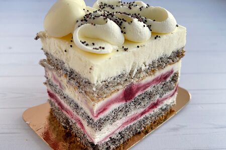 Пирожное Маково-ягодное