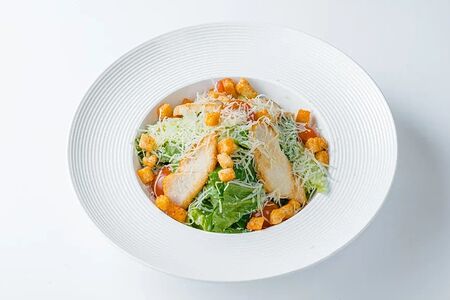 Салат Цезарь с курицей