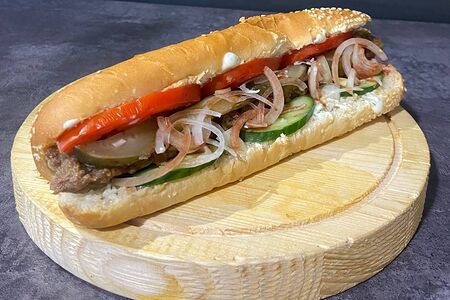 Хот-дог с люля-кебабом