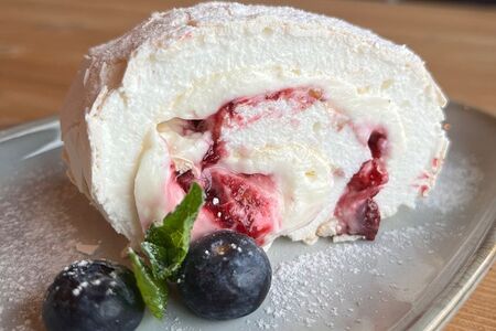 Меренговый рулет