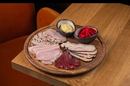 Мясные специалитеты с хули