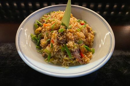 Жареный рис с говядиной