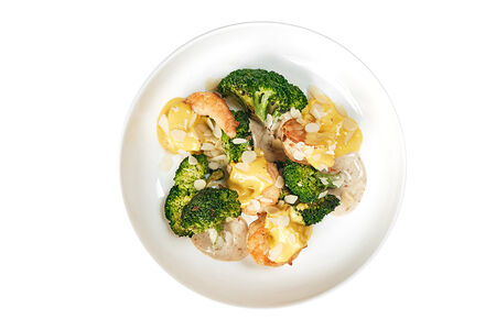 Креветки с брокколи в соусе манго