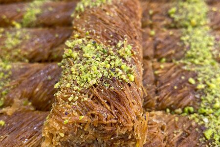 Трубочки с фисташкой