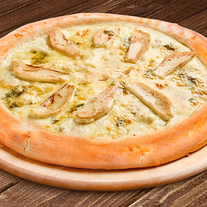 Пицца с грушей и горгонзолой 30 см на классическом тесте